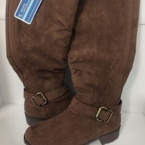 New Brown Knee Boots / Size 6